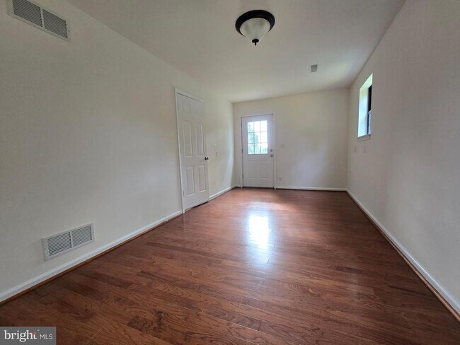 Building Photo - 68 Liberto Ln