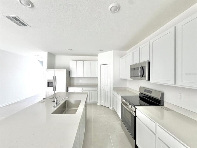 Building Photo - 2142 Chris Dr