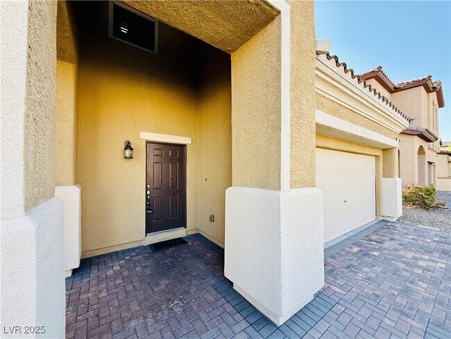 Building Photo - 7056 Ipe Wood Rd