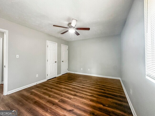 Building Photo - 7090 Birling Dr