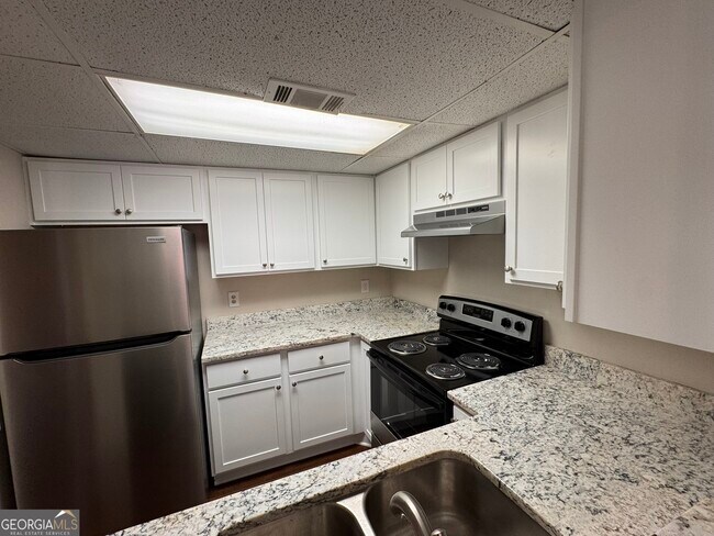 Building Photo - 1717 Wynndowne Trail