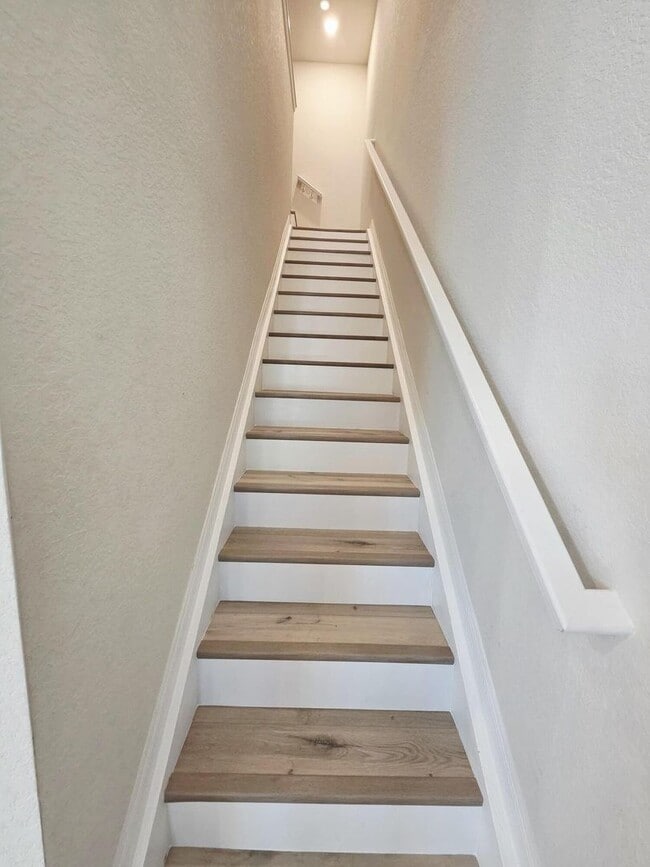 Building Photo - 3213 Watercress Dr
