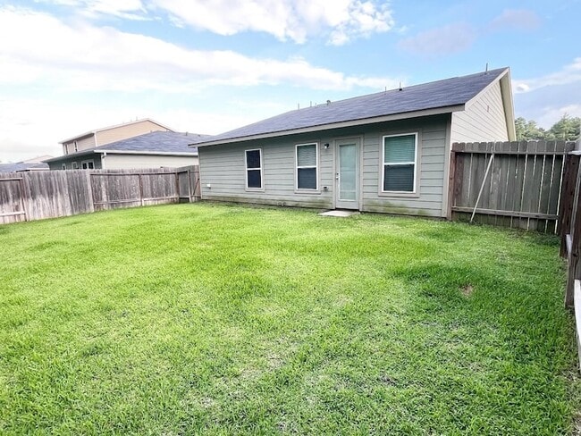 Building Photo - 15717 Del Norte Dr