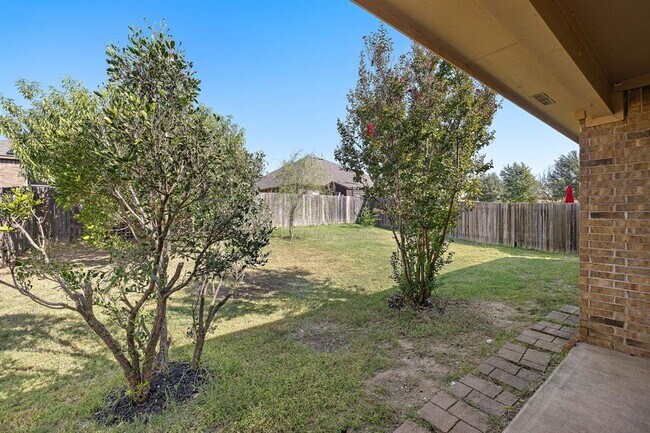 Building Photo - 2421 Chimney Rock Rd