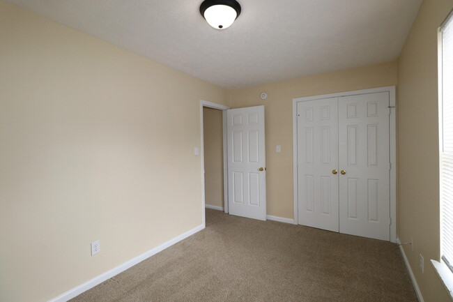 Building Photo - 107 Floyd Ct