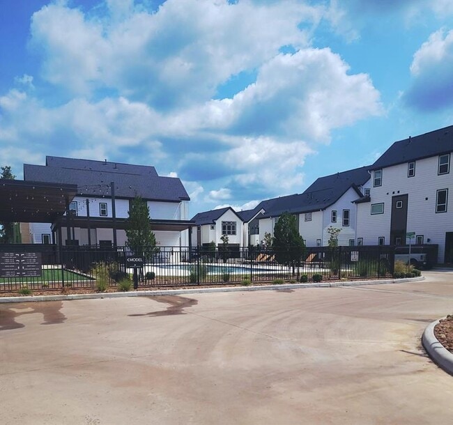 Building Photo - 1204 Highland Vineyard Ln