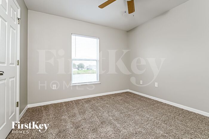 Building Photo - 10915 Banyan Wood Way