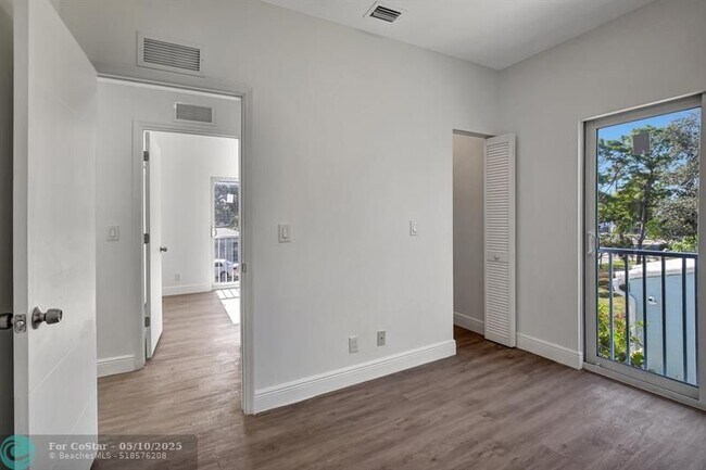 Building Photo - 1108 S 20th Ave