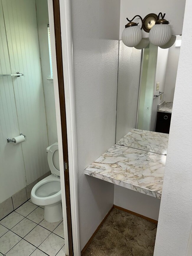 Building Photo - 1434 W Monte Vista Ave