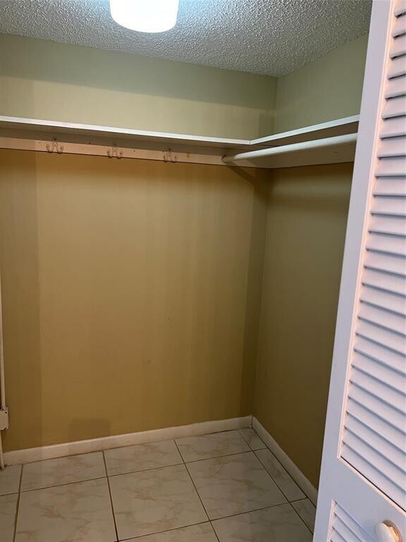 Building Photo - 445 SE 21st Ave