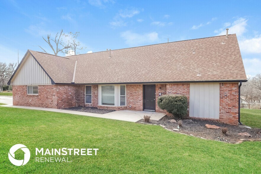 Building Photo - 2101 Westridge Dr