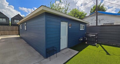 Building Photo - 3729 Seabrook St