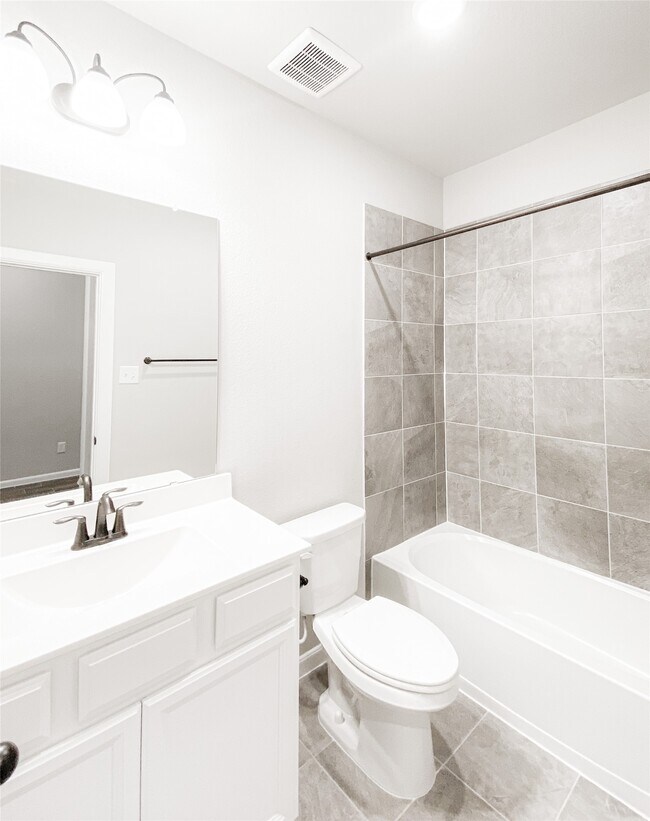 Building Photo - 2514 Chestnut Oak Cir