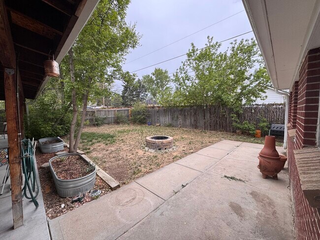 Building Photo - 10859 Murray Dr