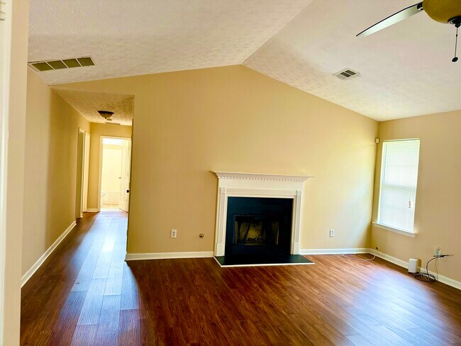 Building Photo - 4552 Latchwood Dr