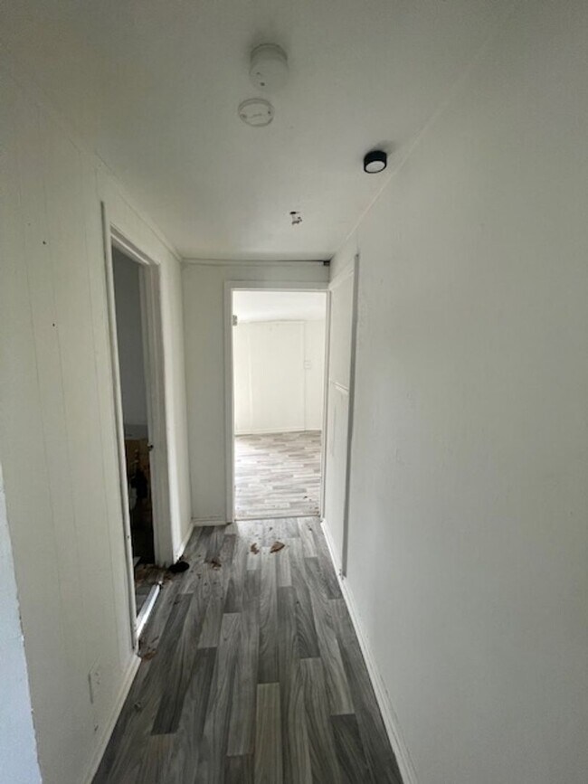 Building Photo - 2-Bedroom Home-$199 move-in covers rent