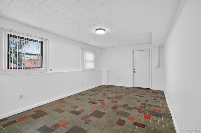 Building Photo - 8 Badami Dr