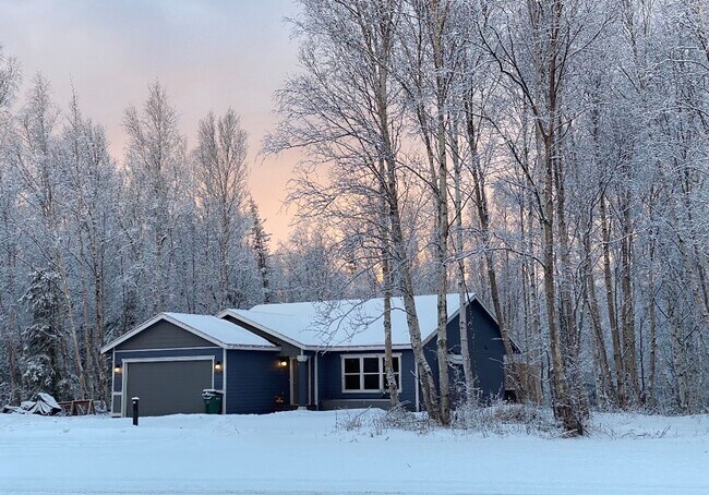 Building Photo - Wonderful Ranch Style home on over an acre in a great location!  3 bed/2 bath/2 car garage with a...