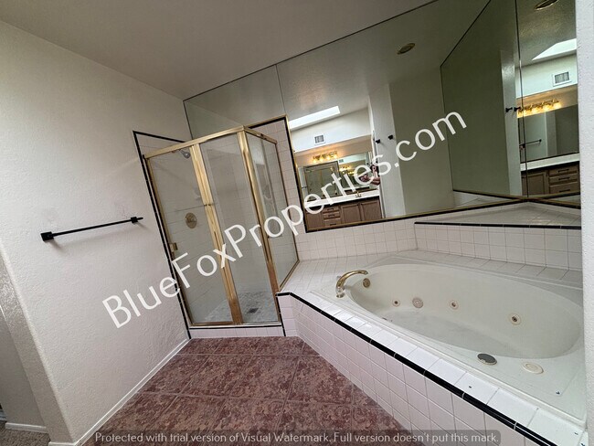 Building Photo - 231 N Ashbury Ln