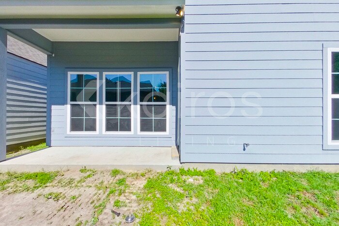 Building Photo - 6405 Roux Dr