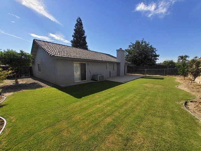 Building Photo - 5615 Sugar Pine Dr