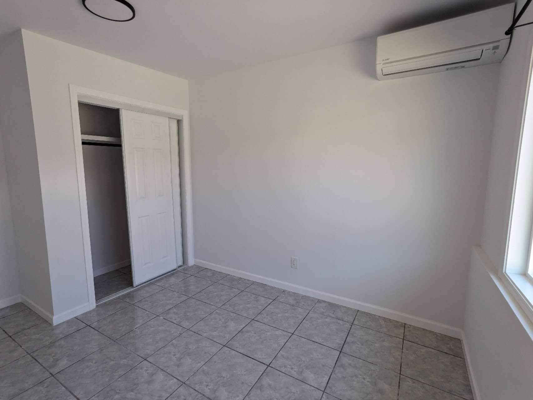 Bed 2 - 99-741 Hulumanu St