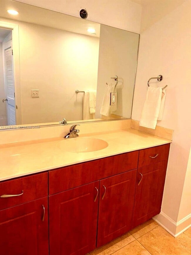 Building Photo - 401 69th St