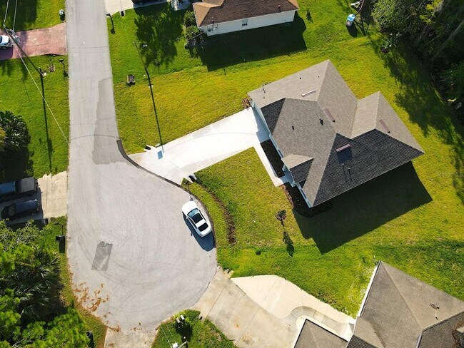 Building Photo - 117 Patric Dr