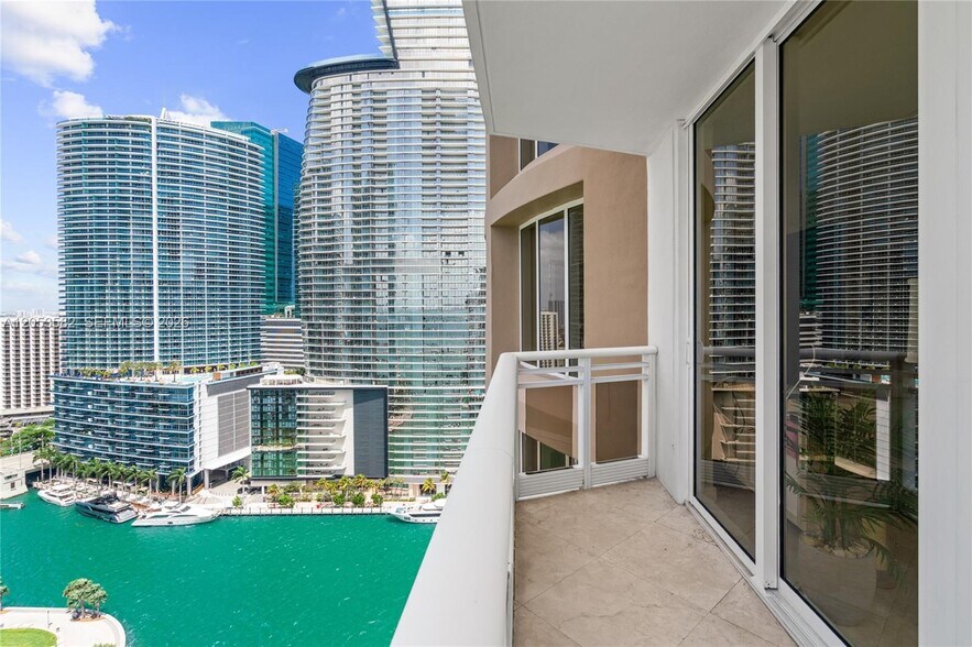 Building Photo - 901 Brickell Key Blvd