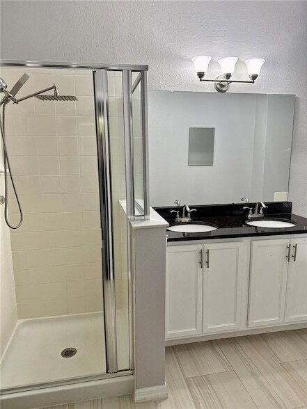 Building Photo - 12832 Oulton Cir