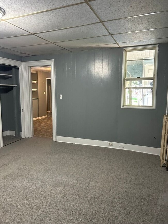 Building Photo - 25 N Washington St