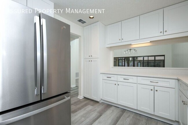 Building Photo - 301 Dryberry Way