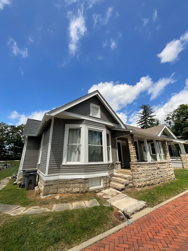 Building Photo - 317 N Dunn St