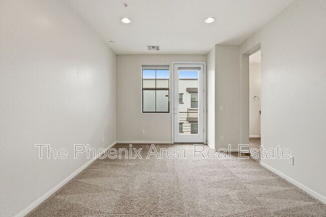 Building Photo - 2090 S Dorsey Ln
