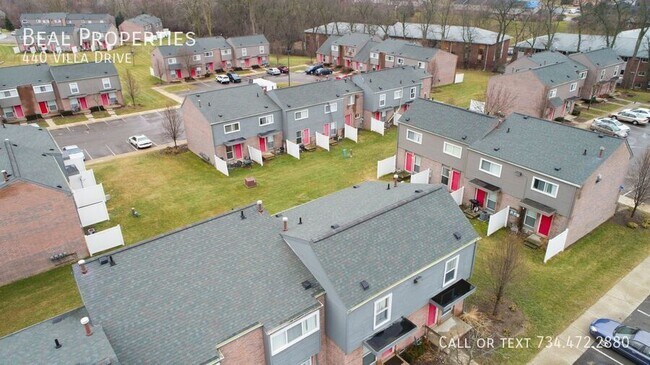 Building Photo - 440 Villa Dr