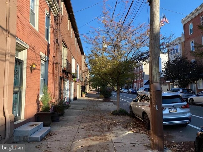 Building Photo - 790 S Front St