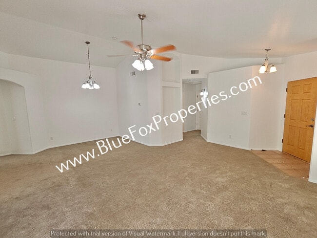 Building Photo - 10429 E Oakbrook St