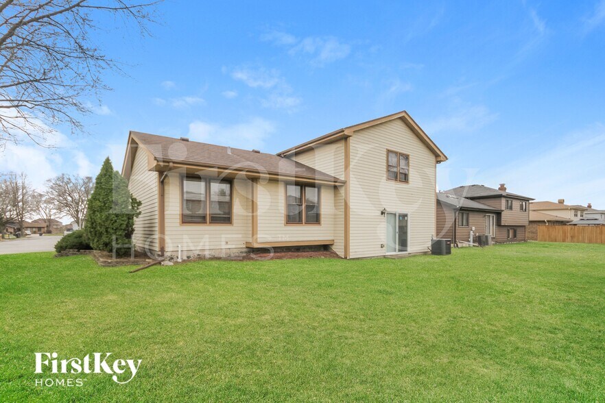 Building Photo - 6048 White Birch Ln