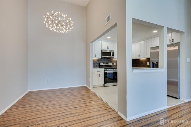 Building Photo - 344 Danbury Ln