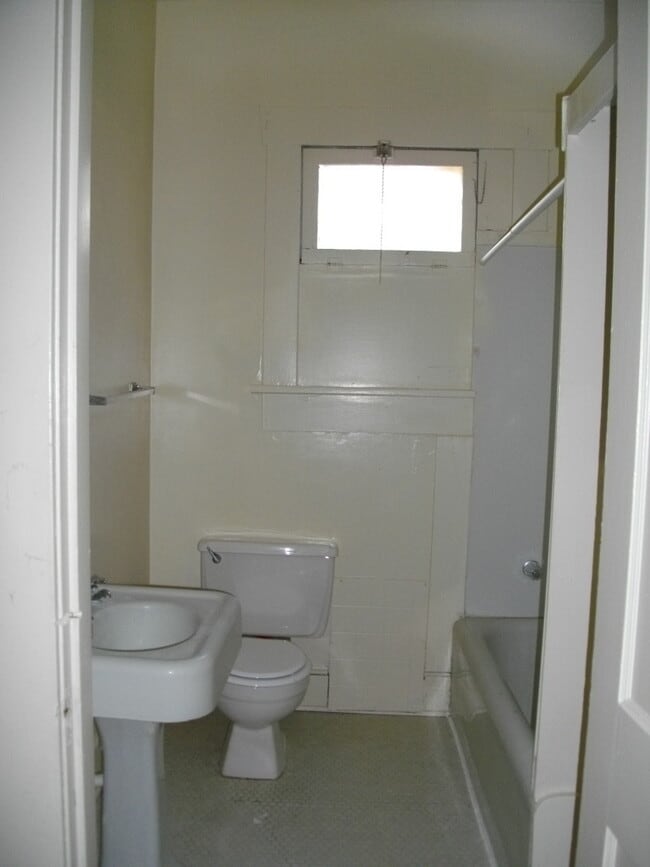 Building Photo - Rental Property