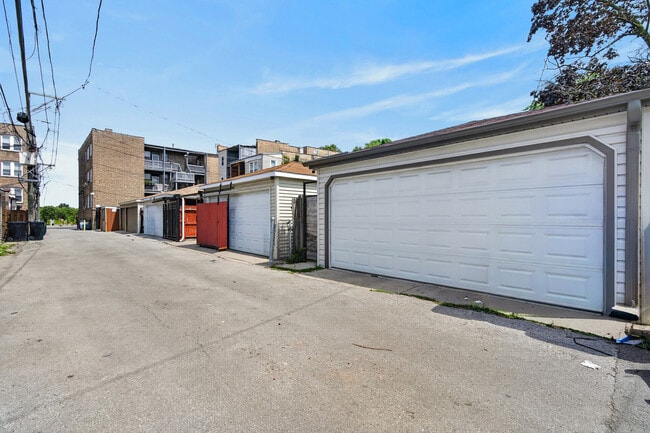 Building Photo - 4940 N Whipple St