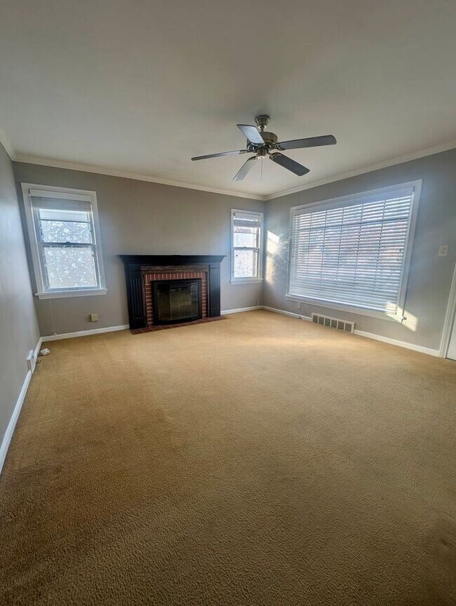 Building Photo - Charming Cape Cod Style Home