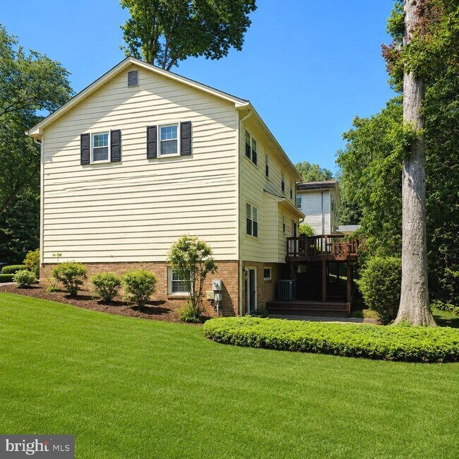 Building Photo - 4912 Bexley Ln