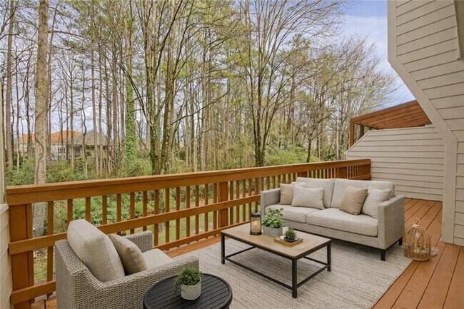 Building Photo - 8 Huntington Pl Dr