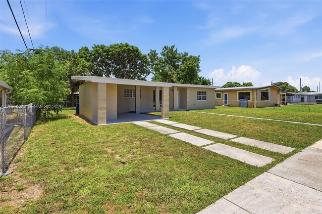 Building Photo - 875 NW 168th Dr