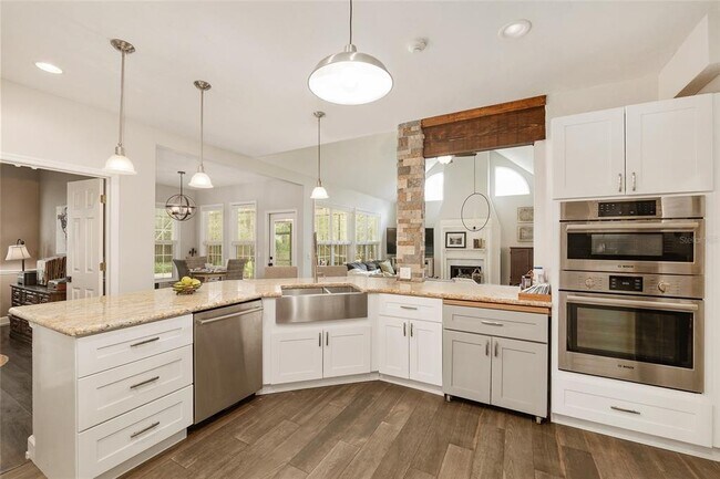 Building Photo - 5512 NW 51st Ave