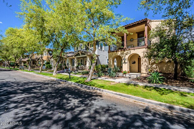 Building Photo - 21124 W Prospector Way