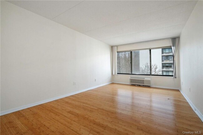 Building Photo - 400 High Point Dr