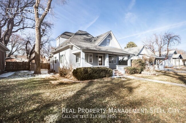 Building Photo - Classic 4 Bedroom 2 Bath Home