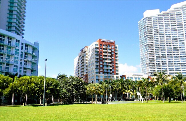 Building Photo - 2001 Biscayne Blvd